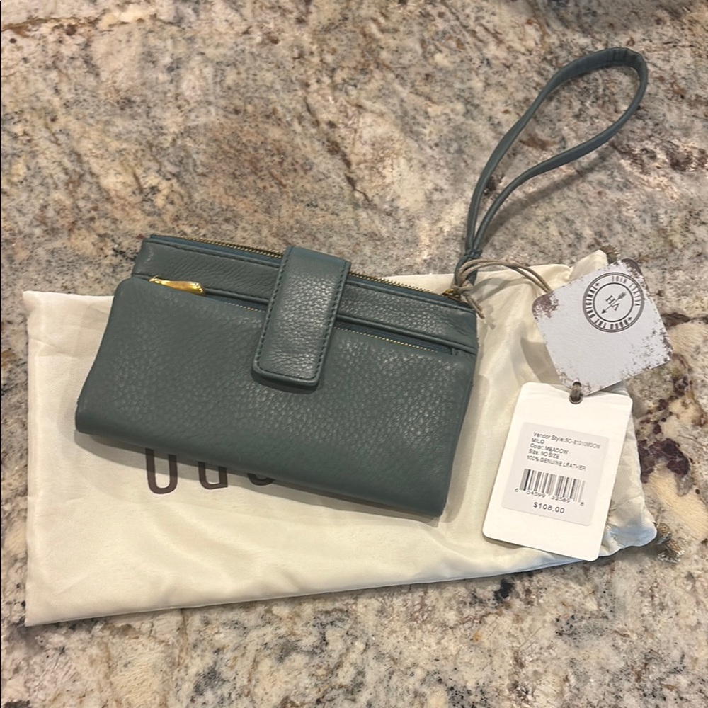 NWT, HOBO Green (Meadow) Leather Wristlet